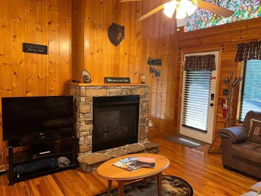 Beary Tale! Your Happily Ever After Starts Here! Sevierville Exterior foto